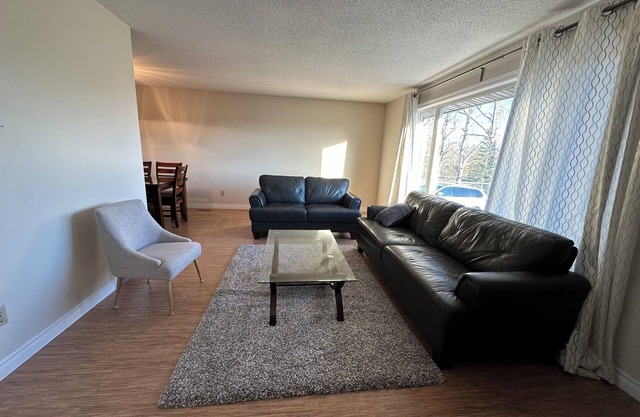 Farm House near Calgary, Chestermere & Langdon