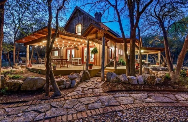 Farmhouse❤40 acres❤hammocks ❤wrap-around porch