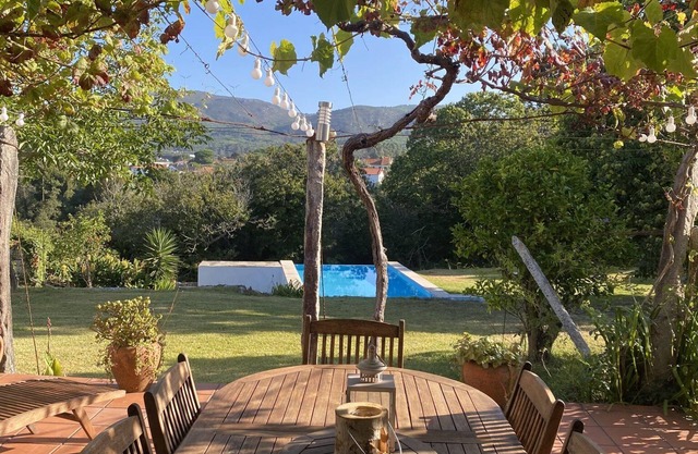 Farmhouse and self-contained cottage with Infinity pool