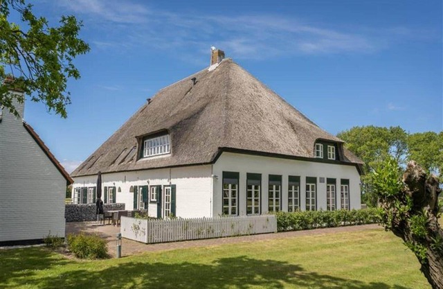 Farmhouse in De Cocksdorp near Beach