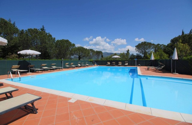 Farmhouse in Campriano with Pool & Wine Tours