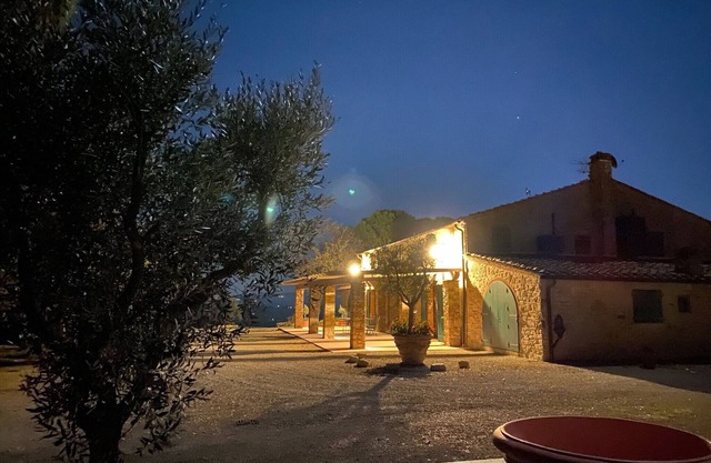 Farmhouse in Pisa with Pool & Barbecue