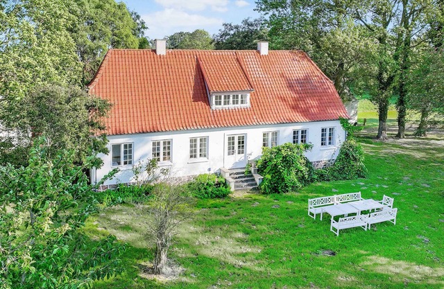 Farmhouse with a view of wild nature
