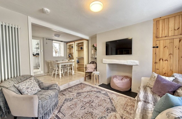 Farthing Cottage…cute ‘n’ cosy!