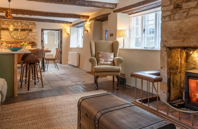 Farthingdales - sleeps 4 guests in 2 bedrooms