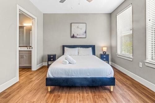 Fascinating 2BD 2BA w Beautiful Pool in Fort Worth
