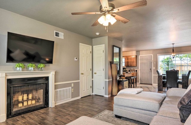 Fayetteville Home w/ Patio - 3 ½ Mi to Downtown