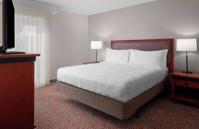 Feel at Home! 1 BR Suite w/Workspace & Wi-Fi, Near Intel & Agilent Offices!