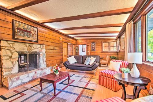 Fenced Yard Fox River Grove Home, Dogs Welcome
