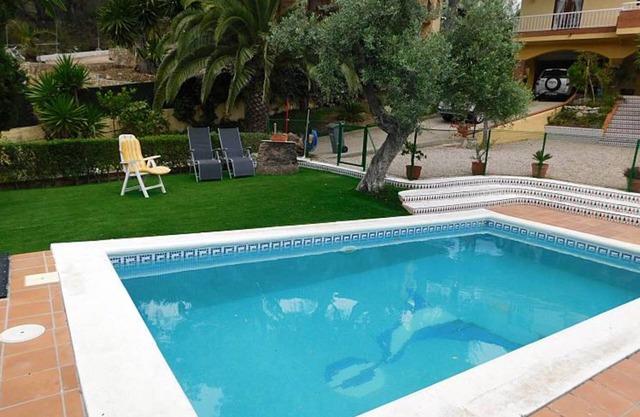 FENOMENAL VILLA EN CALAFELL (Costa Dorada) CON PISCINA PRIVADA, 12 personas