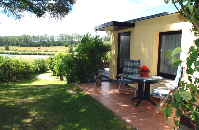 Ferienapparetement Neuensiener See - Holiday apartments under a thatched roof with