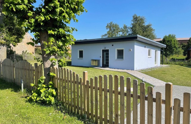 "Ferienhaus Zecherin" on the island of Usedom with a view of the Peene