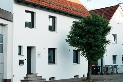 Ferienhaus Zentral, nahe Legoland und Stadtmitte, Flussblick - Perfekt für Familien, Geschäftstreffen, Monteure und mehr!