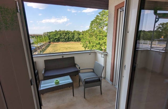 Ferienwohnung 2.og - 70 qm - mit Garten - Dirket am Bahnhof