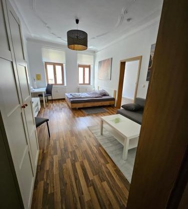 FERIENWOHNUNG 50m2 APARTMENT in ZITTAUER STADTZENTRUM INNENSTADT INNENRING TOP LAGE - WOHNEN AUF ZEIT IN ZITTAU - 1 RAUM WOHNUNG