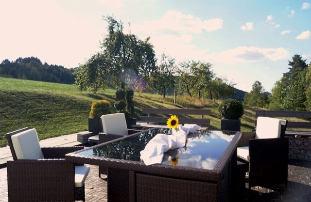 Ferienwohnung am Fuße des Schwarzwalds mit Terrasse und Garten