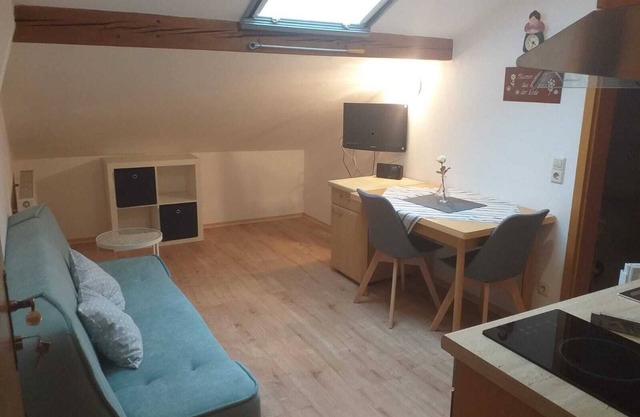 Ferienwohnung III im 2. Stock mit Balkon, Wohnküche, Schlafzimmer, Dusche/wc, Balkon