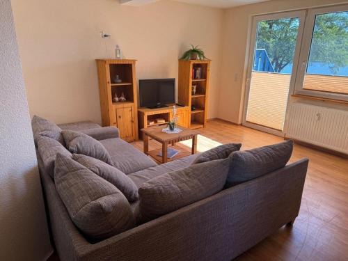Ferienwohnung im Landschaftsschutzgebiet, mit Dachzimmer und Terrasse zum See mit hauseigenem Bade-Steg