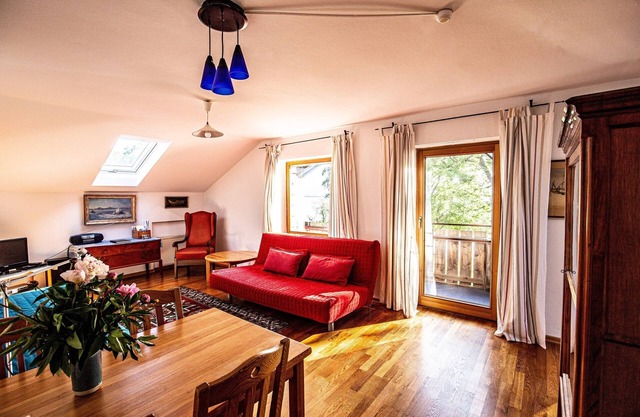 Ferienwohnung "Inselblick" 64qm mit 1 Schlafzimmer und grossem Balkon mit See- und Bergblick