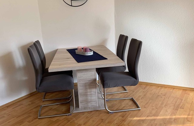 Ferienwohnung Pusteblume - 2 Schlafzimmer, Küche, Wohnzimmer, Bad, Balkon
