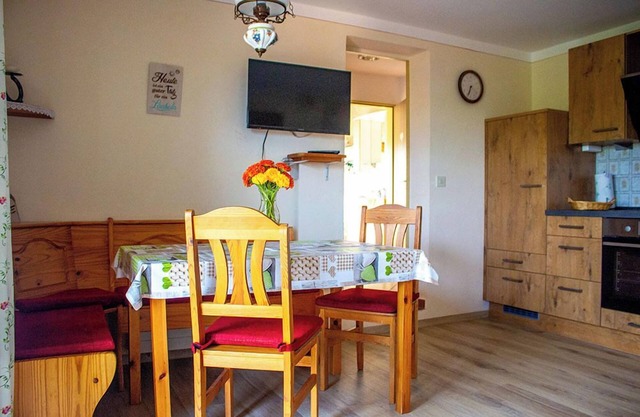 Ferienwohnung Zwiesel, 50 qm, 2 Schlafzimmer, 4 Personen und Kinderbett, Balkon mit Bergblick, Nichtraucher, Obergeschoß