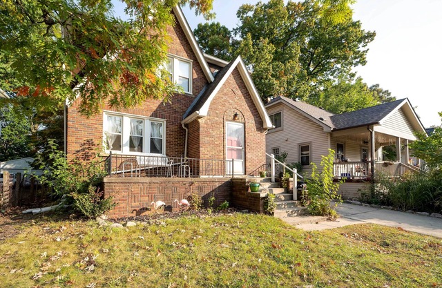 Ferndale Apartment w/Yard - Near the Detroit Zoo!