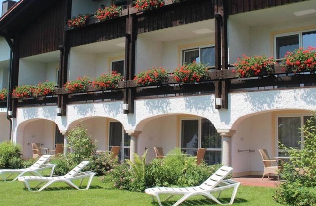 Fewo mit 2 Badezimmern am Reiterhof, Nähe zu den Thermen