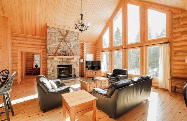 Fiddler Lake Resort Chalet: Private Pool & Jacuzzi
