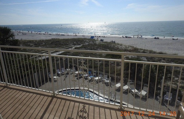 "Fiddler's Green" at Madeira Norte - Spectacular Beachfront Unit.