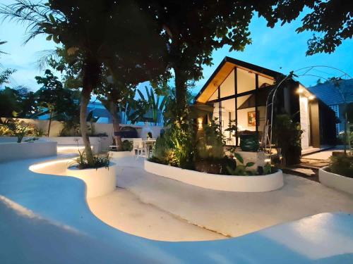 Fieldlight & Pool Villa with Garden & Tub云上稻影
