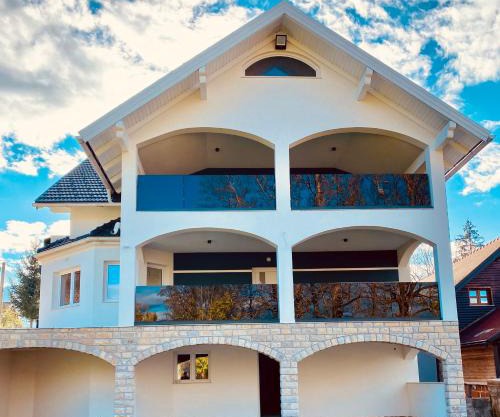 Filuma Suite with private terrace and balcony PANORAMIC GACKA VIEW