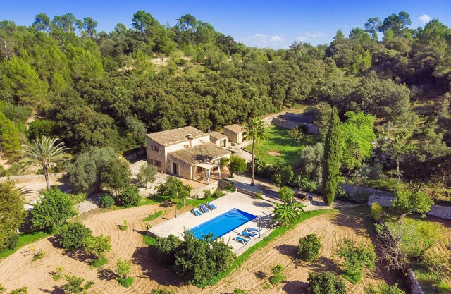 Finca Es Pujolet - close to the village