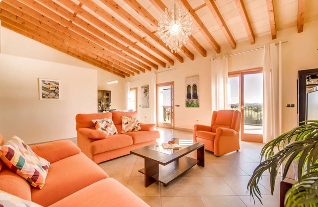Finca in Buger with Pool & Mountain Views