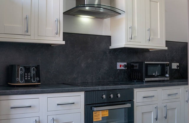 ✪ Find DWELLCOME HOME Ltd ✪ 100Mbps 1 bedroom Apartment