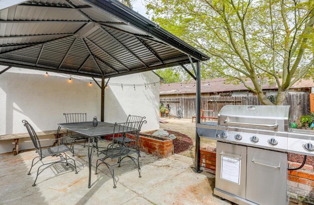 Fire Pit and Yard Games Inviting Clarksburg Cottage