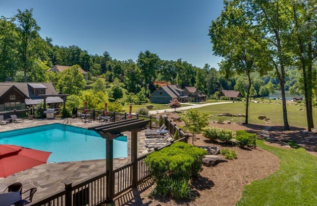 Firefly Retreat 202