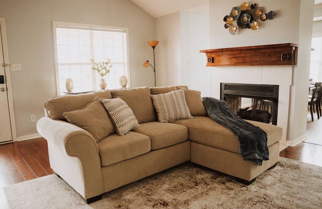 Fireside Haven~Midterm Stays~ Pet/Family Friendly!