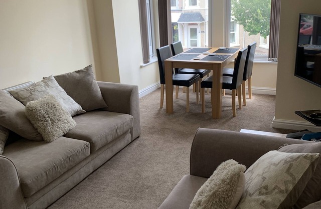 First floor, recently renovated central Llandudno apartment