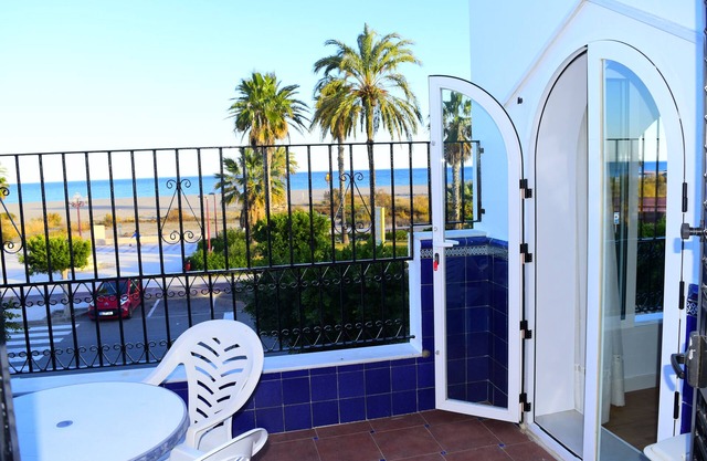 FIRST LINE OF PLAYA REAL, APARTMENT IN RESIDENTIAL AREA, WIFI