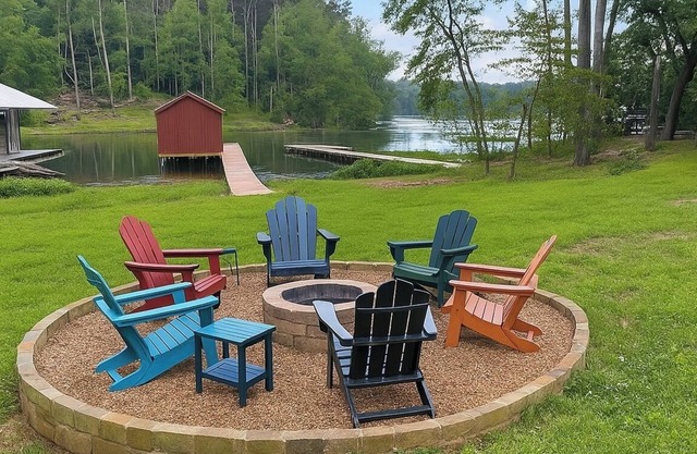 Fish and Frolic Holiday – Lakefront Home with Boathouse, Porches & Fire Pit