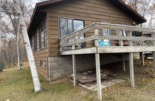 Fishing cabin in the pines! 50 acres of lakeshore forest, & only YOU! Beauty.