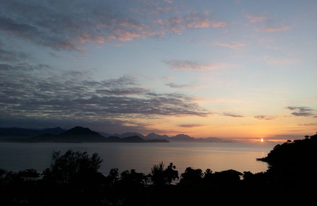 Fit. in complete condominium with panoramic view facing the Sea.