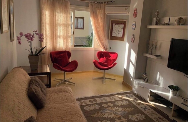 Fit in the center/excellent location, next to Praça das Rosas