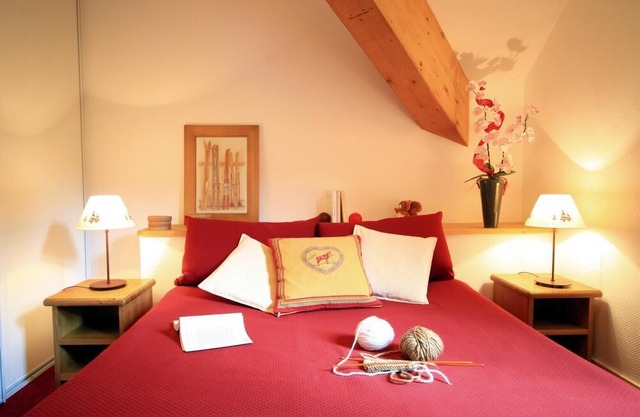 Fitness, swimming pool, sauna, hammam, terrace, balcony, parking, tv, ski locker, 48m²