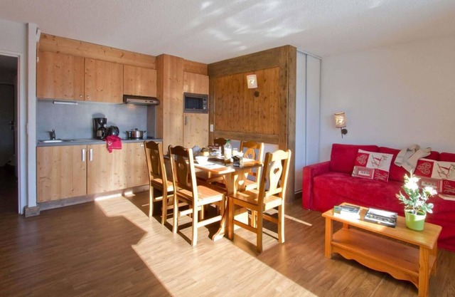 Fitness, swimming pool, parking, tv, 58m², Autrans