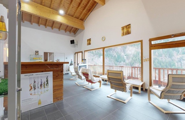 Fitness, swimming pool, sauna, balcony, parking, tv, ski locker, 32-40m², Orelle