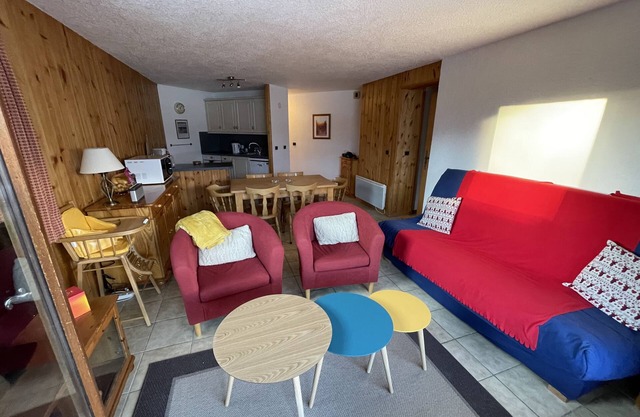 Flaine Forêt, cosy south-facing T3, large balcony with view, 2 bedrooms, sleeps 6