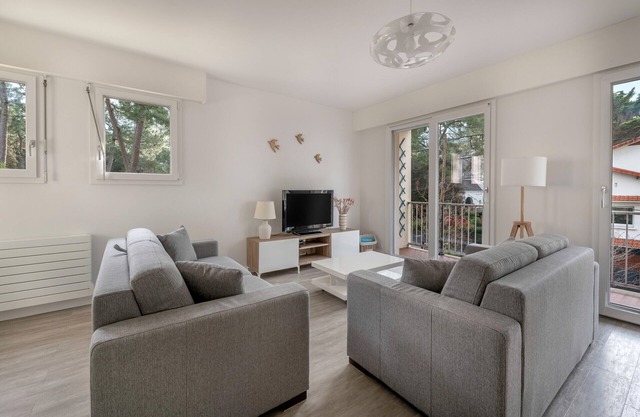 Flat for 5 at 600m from the beach