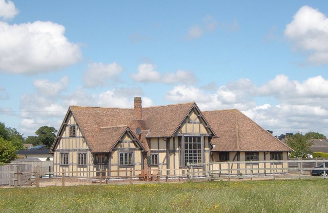 FLETCHERS HALL LYTHAM HEATED COVERED POOL&HOT TUB, 6 HOLE FOOTBALL GOLF&TENNIS