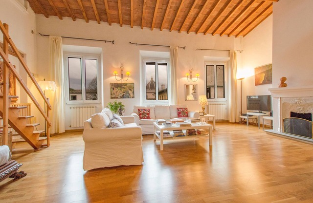 Florence - large panoramic apartment